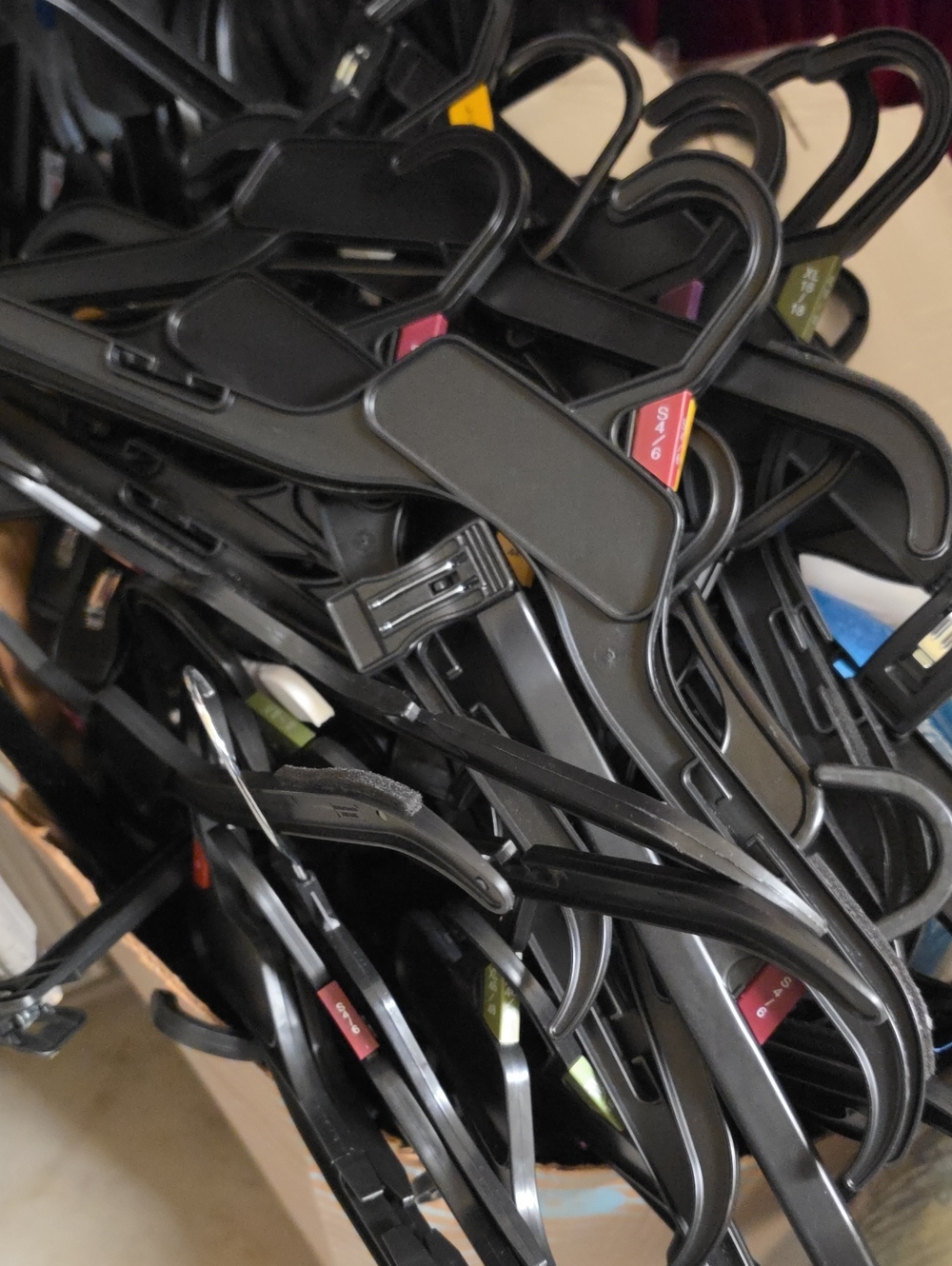 30 Black Plastic Clothing Hangers - Lot